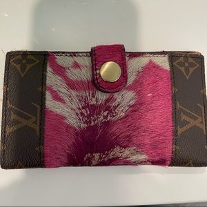 Repurposed wallet